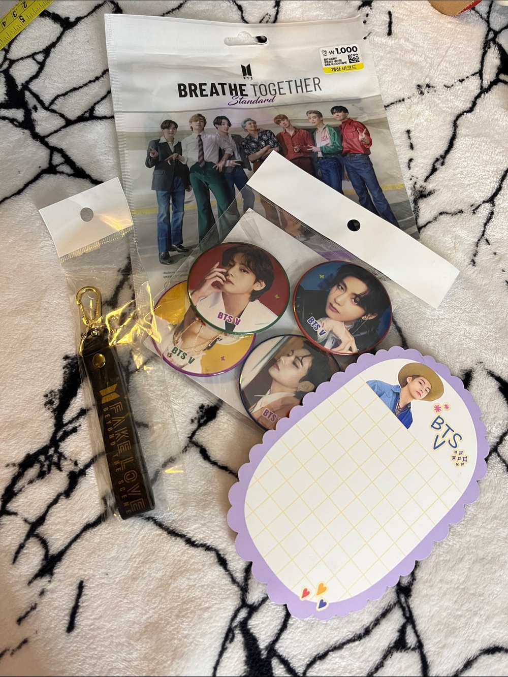 BTS Breathe Together Button Pin Set with foto and Keychain